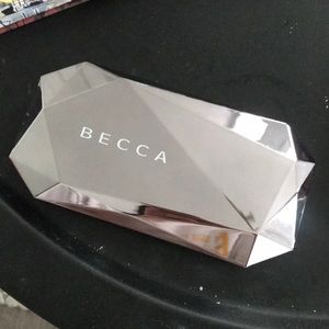 Becca Ocean Jewel Highlighter palette